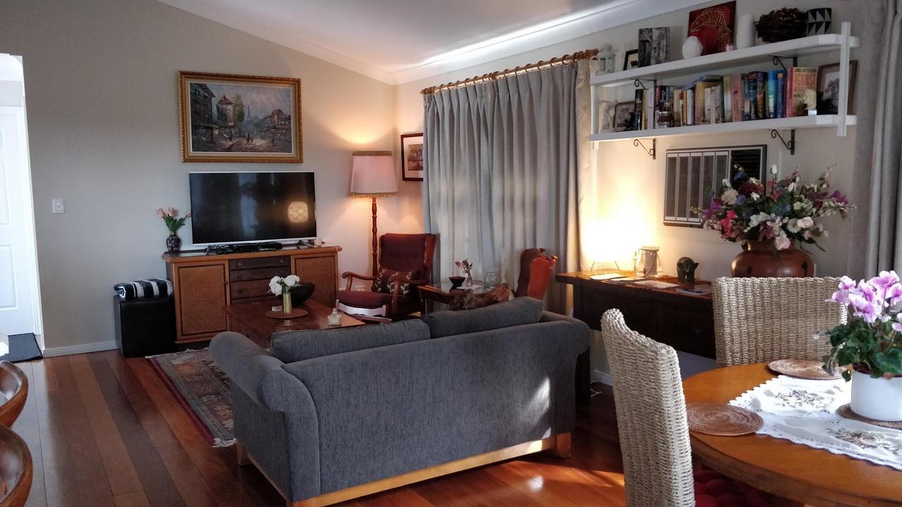 Laurel House Apartamento Srpingwood Exterior foto